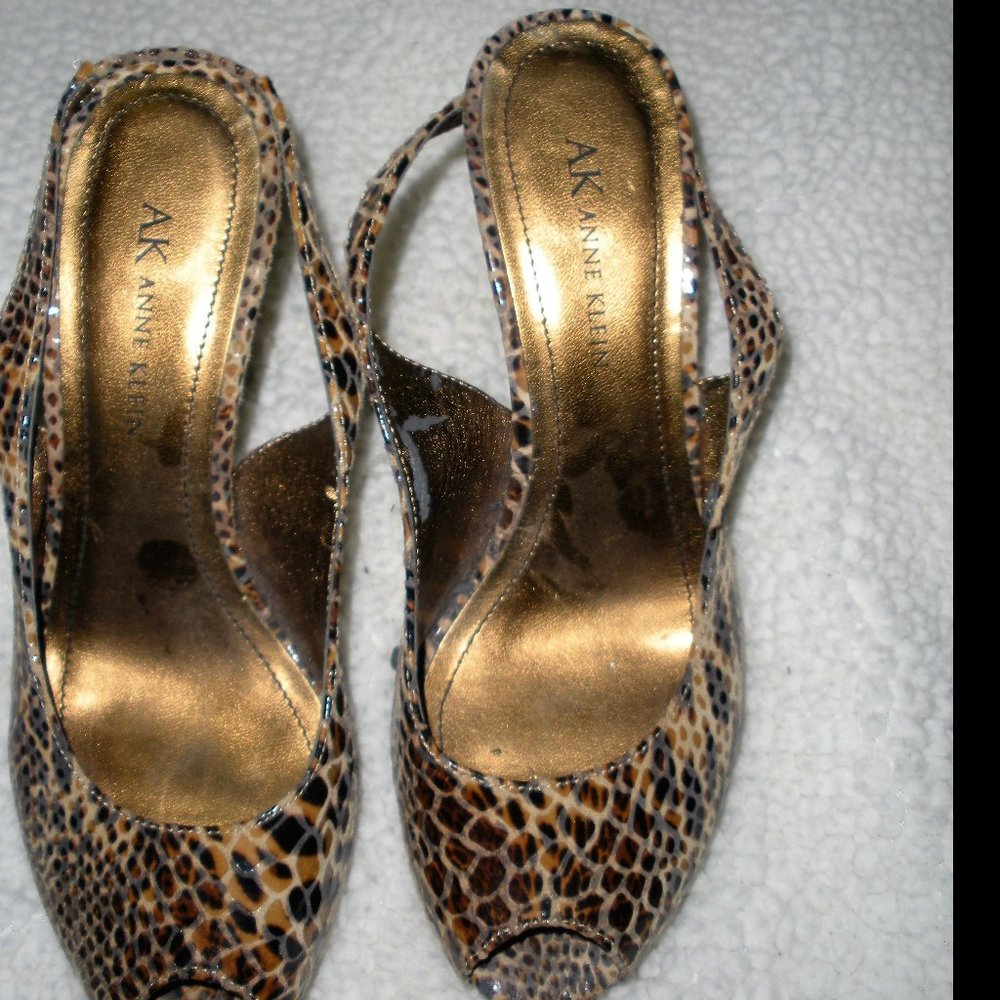 AK Anne Klein animal print leather open toed sandals. 4 '' heel lined in gold